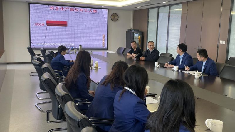 优质的内容是吸引和留住用户的关键。在课程内容上，应注重以下几点：